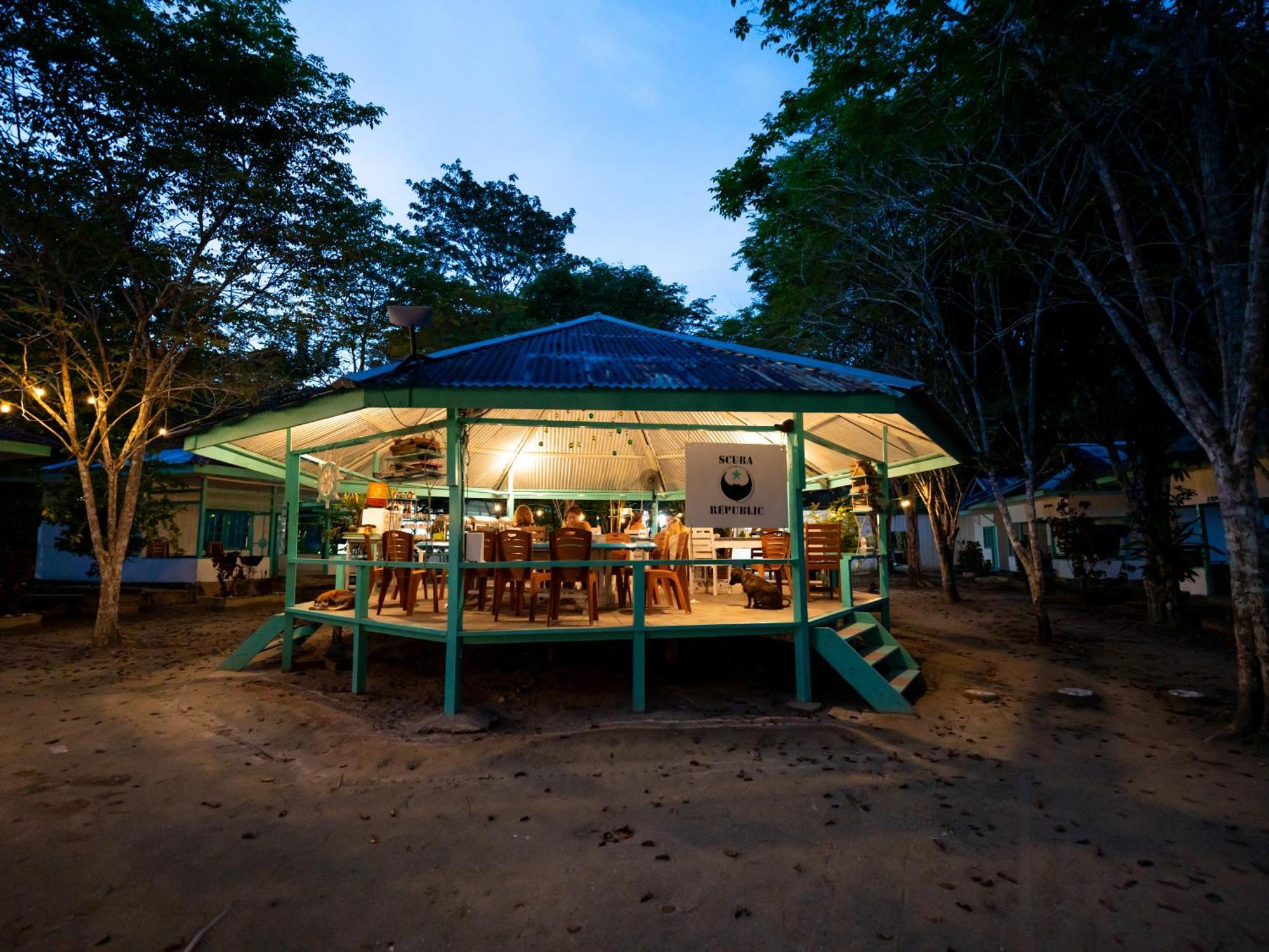 Scuba Republic Bungalow Tapokreng Екстериор снимка